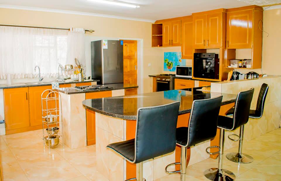 Chimanimani Leisure guest house’hilltop lodge 